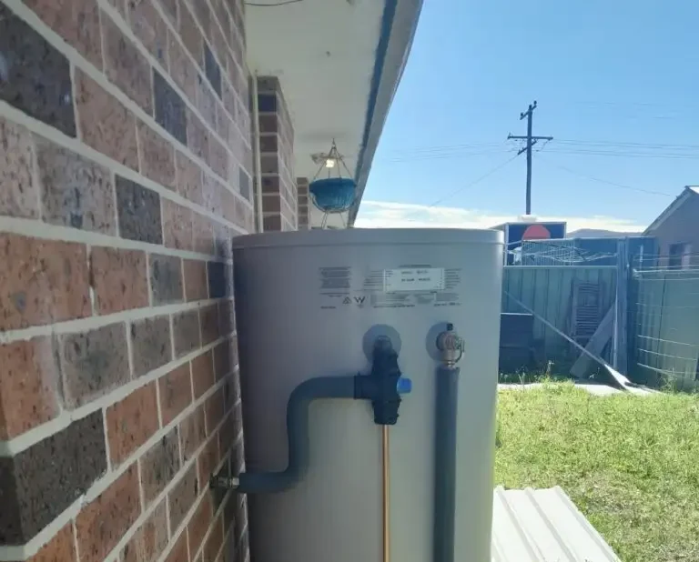 Electric storage hot water system installation